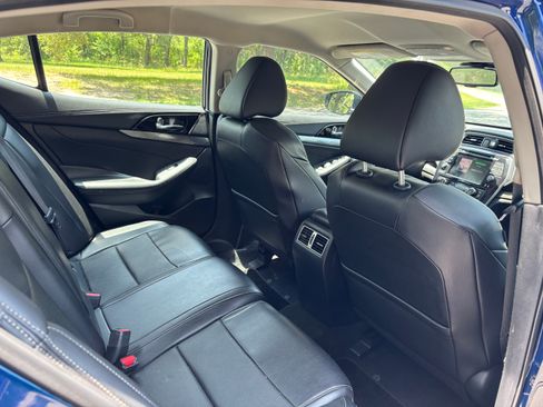Used 2022 Nissan Maxima SV w/ Floor Mat Group FWD image 14