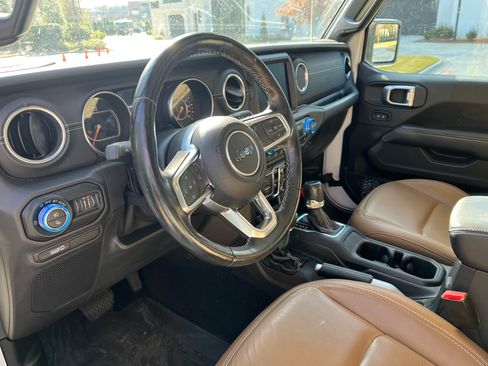 Used 2020 Jeep Gladiator Overland image 8