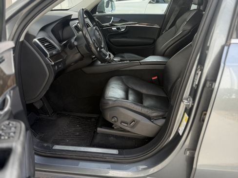 Used 2018 Volvo XC90 T5 Momentum w/ Convenience Package image 11