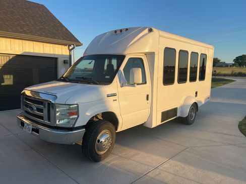 Used 2013 Ford E-350 and Econoline 350 Super Duty w/ Shuttle Bus Prep Pkg image 2