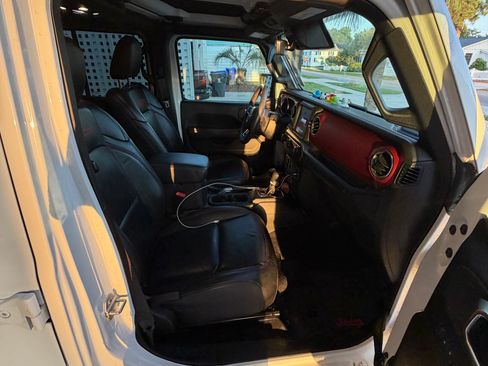 Used 2020 Jeep Gladiator Rubicon AWD/4WD image 23
