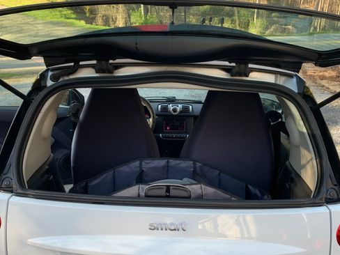 Used 2014 smart fortwo passion image 14