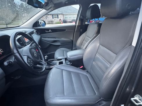 Used 2016 Kia Sorento EX image 11