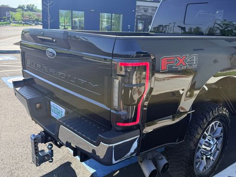 Used 2022 Ford F250 Lariat w/ Lariat Ultimate Package AWD/4WD image 4