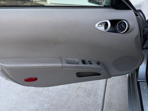 Used 2004 Nissan 350Z Touring image 19