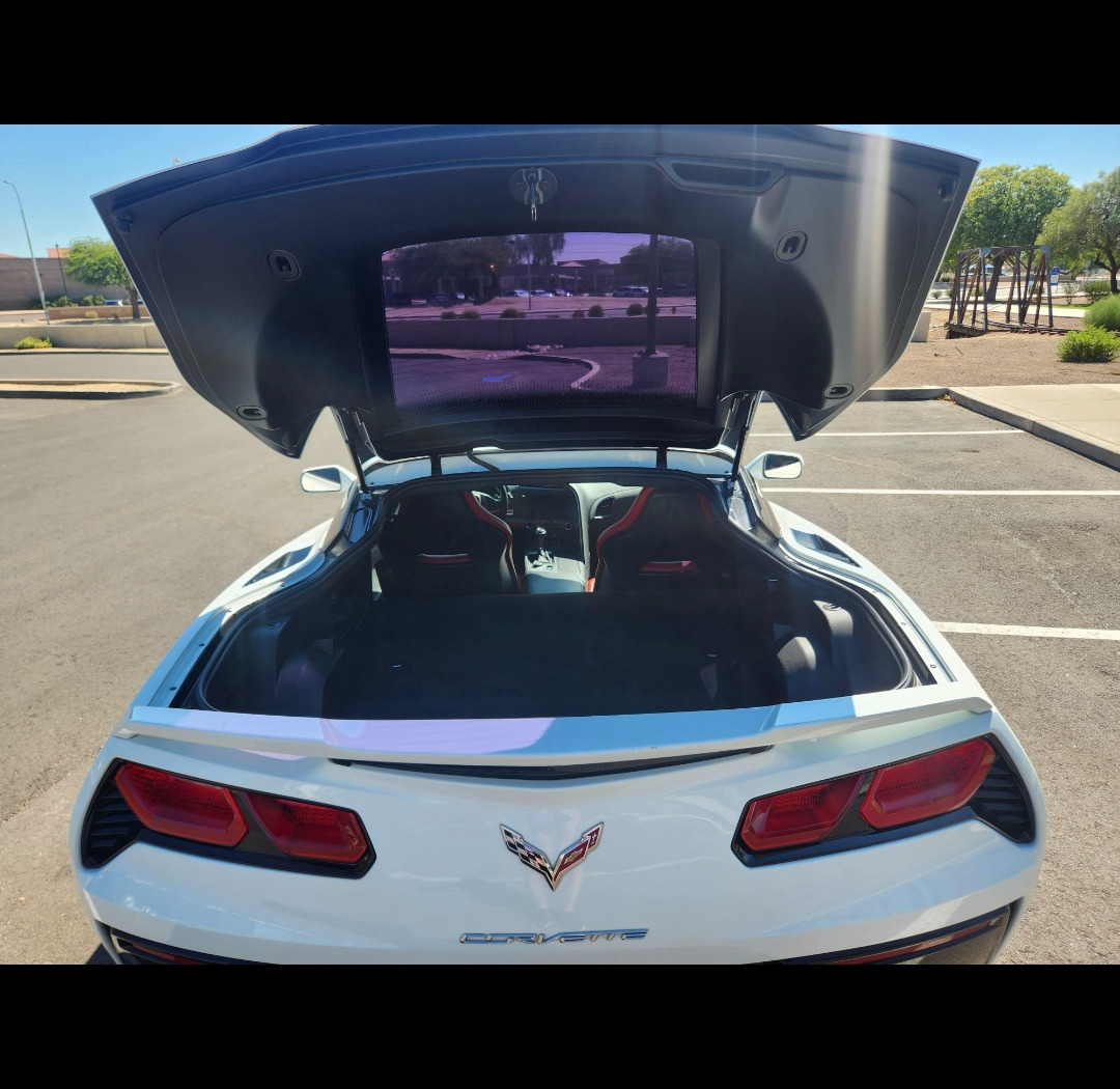 Used 2019 Chevrolet Corvette Stingray Coupe w/ 1LT RWD image 12