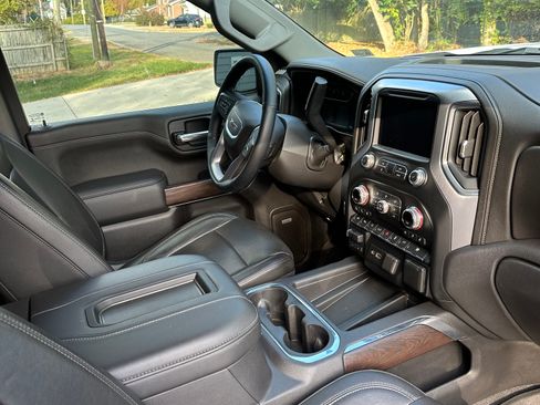 Used 2020 GMC Sierra 1500 SLT w/ SLT Premium Plus Package image 6