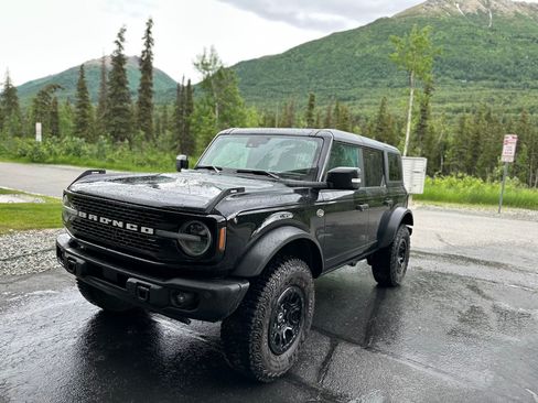 Used 2023 Ford Bronco Wildtrak image 4