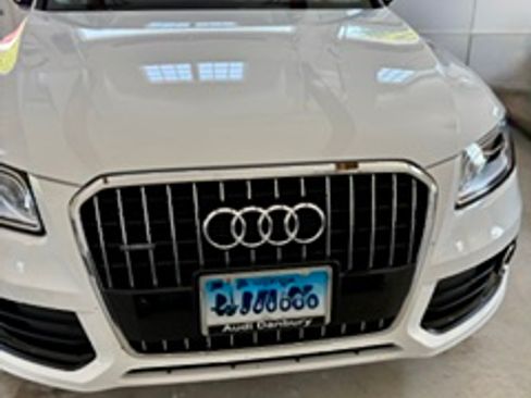 Used 2015 Audi Q5 2.0T Premium Plus w/ Technology Package AWD/4WD image 2