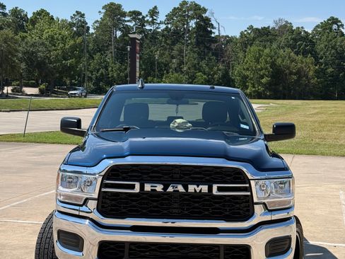Used 2022 RAM 2500 Tradesman w/ Chrome Appearance Group RWD image 14