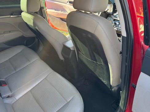 Used 2018 Hyundai Elantra Limited image 8