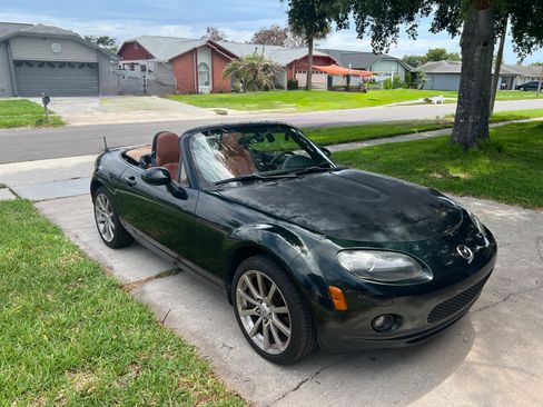Used 2007 MAZDA MX-5 Miata Grand Touring w/ Premium Pkg RWD image 5