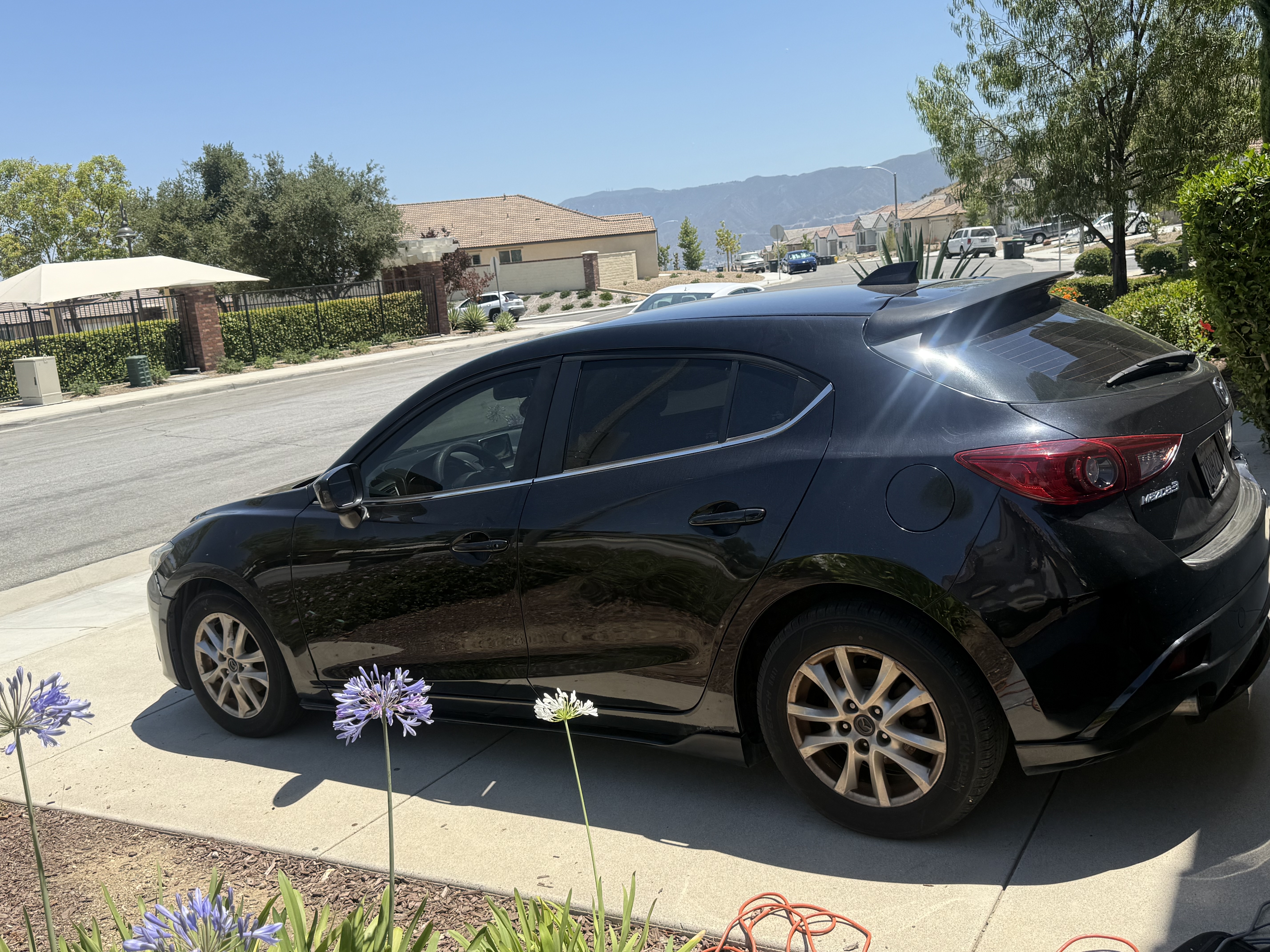 Used 2016 MAZDA MAZDA3 i Touring w/ Appearance Package FWD image 2