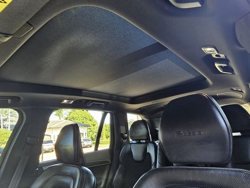 Used 2019 Volvo XC90 T6 R-Design w/ Advanced Package image 17