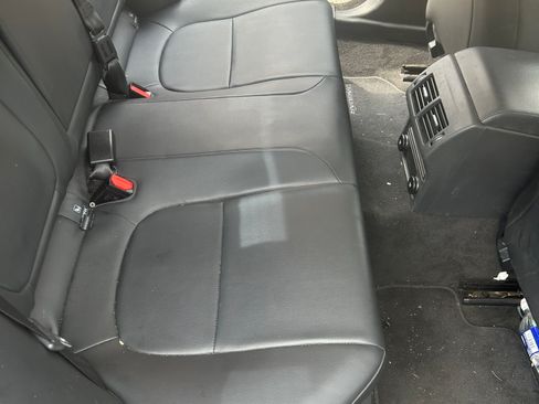 Used 2019 Jaguar XE Premium image 11