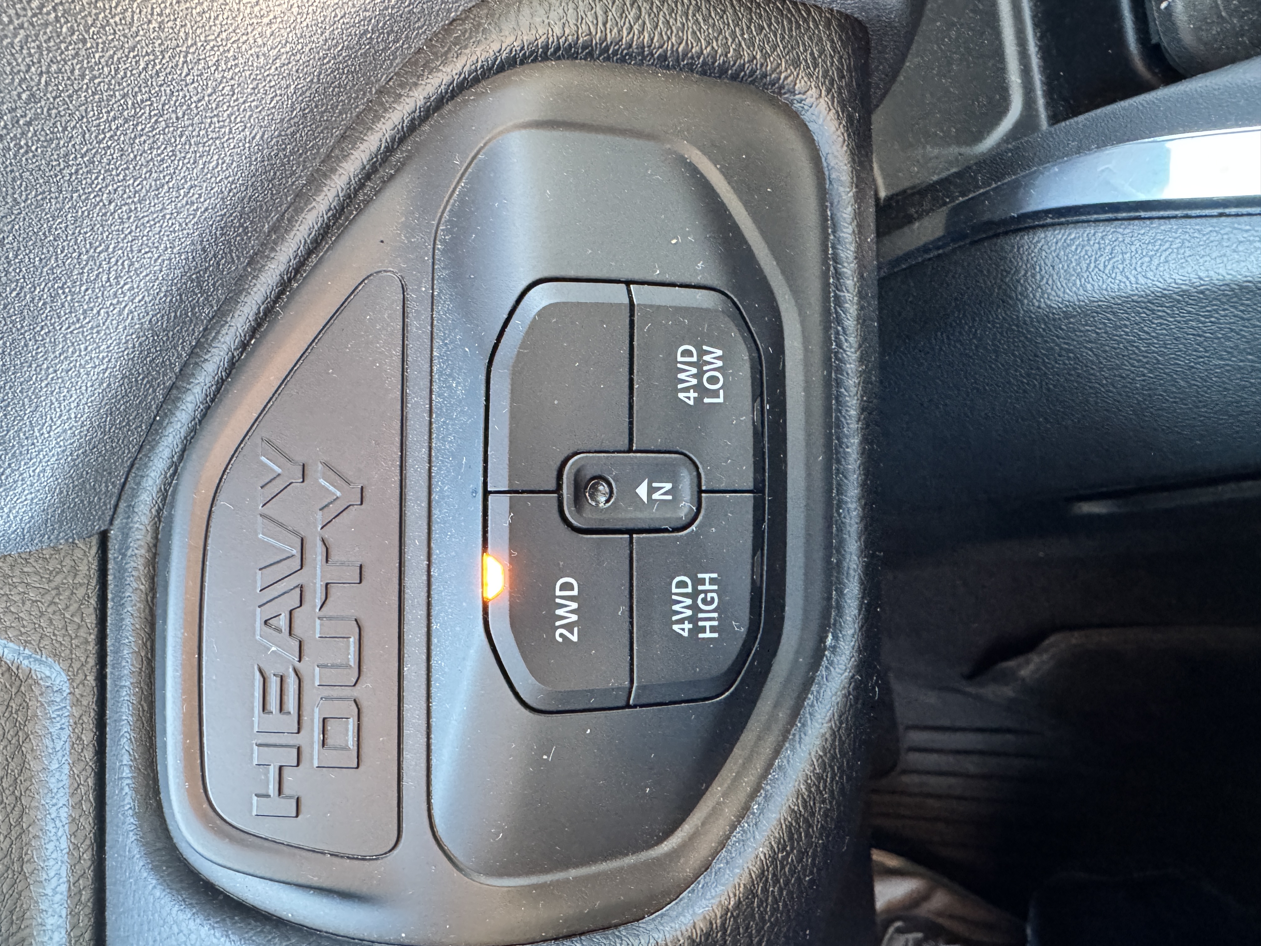 Used 2025 RAM 2500 Laramie AWD/4WD image 15