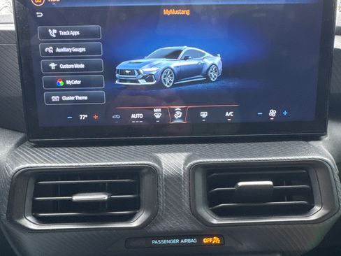 Used 2024 Ford Mustang Coupe image 10