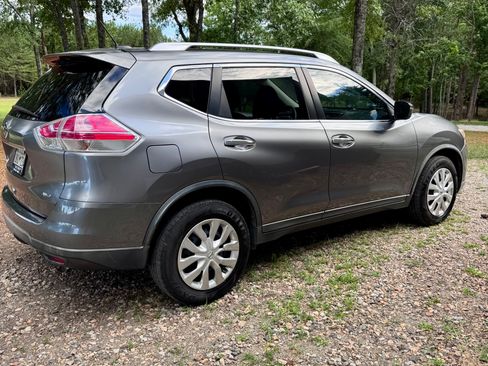 Used 2016 Nissan Rogue S w/ Appearance Package AWD/4WD image 5
