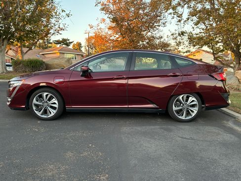 Used 2018 Honda Clarity Touring image 6
