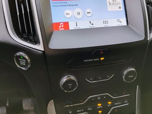 Used 2016 Ford Edge SEL w/ Equipment Group 201A image 9