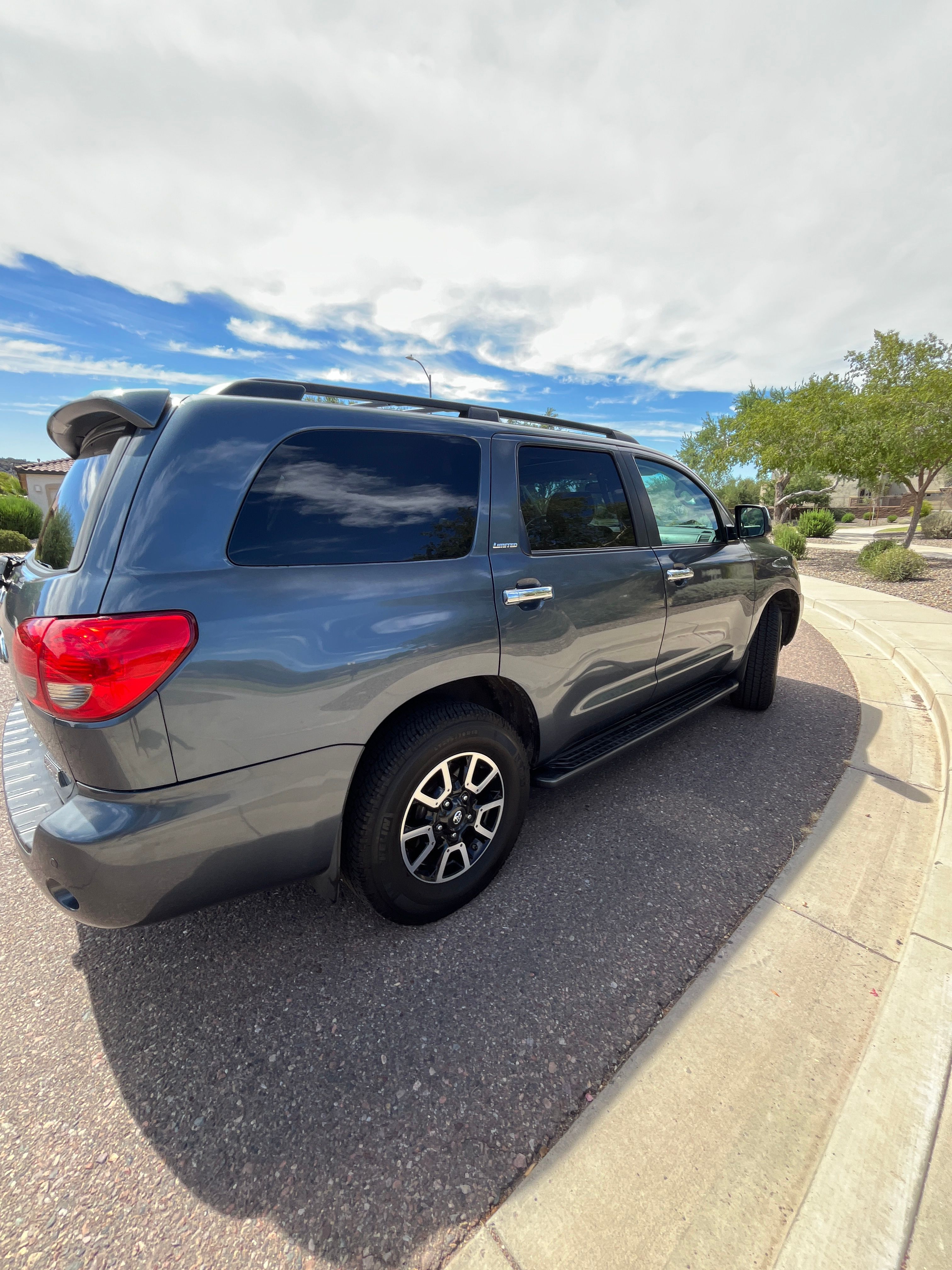 Used 2008 Toyota Sequoia Limited w/ Cold Area Pkg AWD/4WD image 6