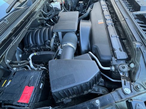 Used 2022 Chevrolet Silverado 2500 High Country w/ Technology Package AWD/4WD image 9