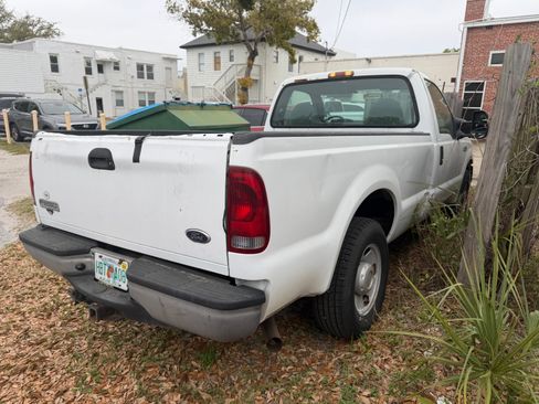 Used 2007 Ford F250 XL image 2