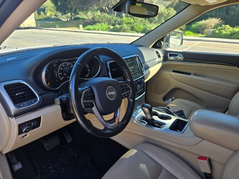 Used 2020 Jeep Grand Cherokee Limited image 9