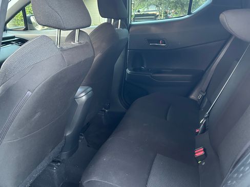 Used 2018 Toyota C-HR XLE FWD image 13