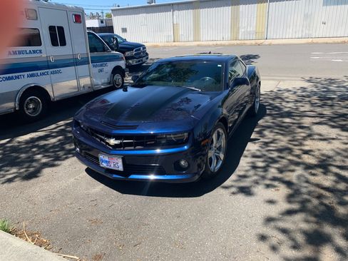 Used 2010 Chevrolet Camaro SS w/ RS Package image 10