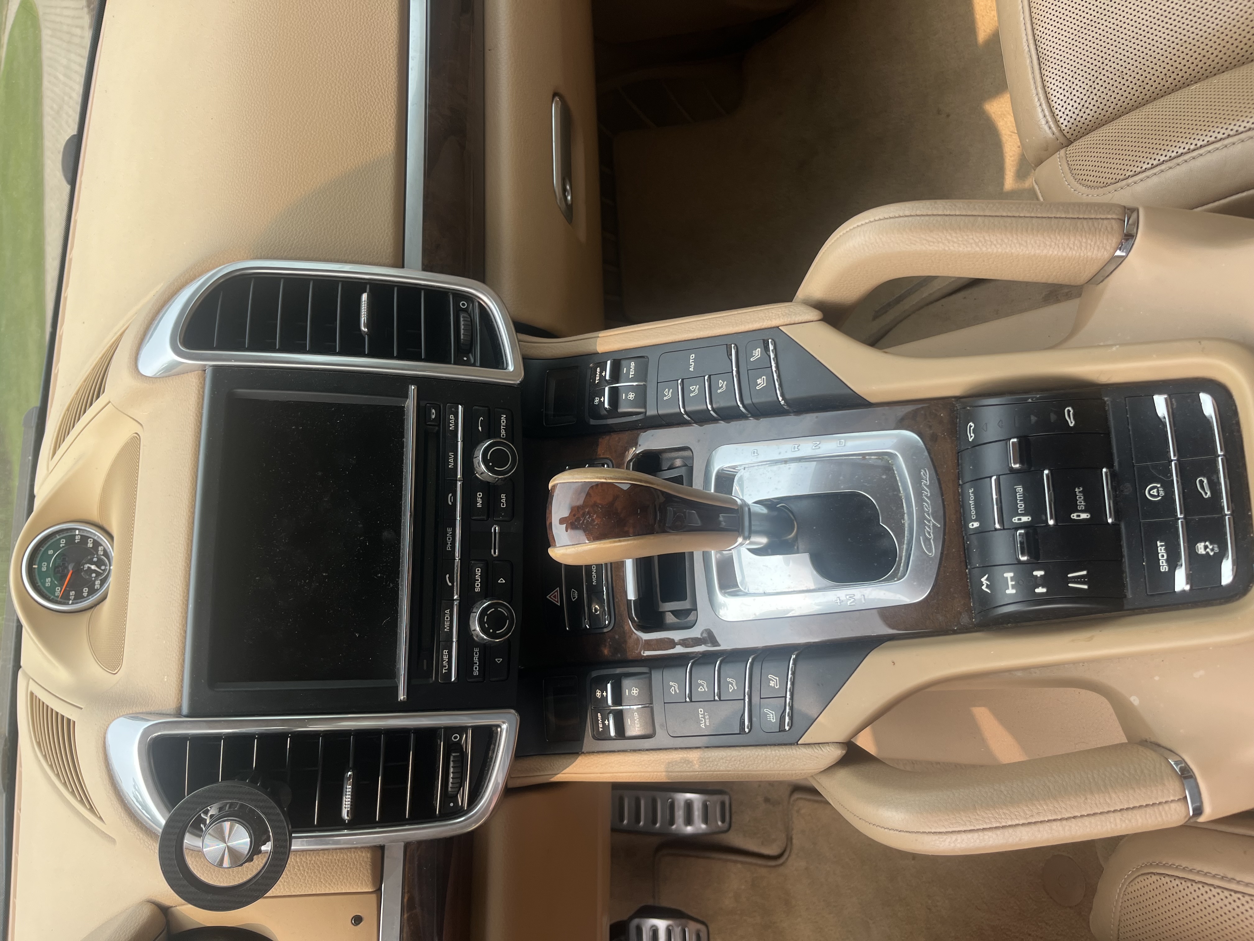 Used 2012 Porsche Cayenne S AWD/4WD image 2