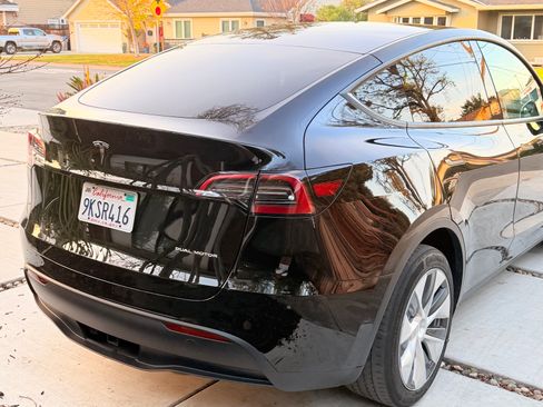 Used 2023 Tesla Model Y Long Range image 5