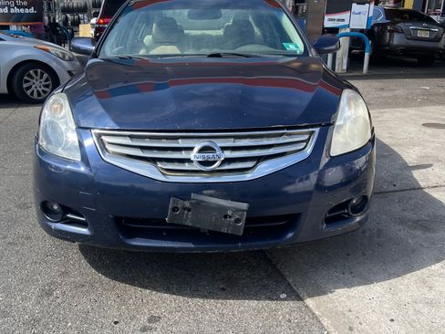 Used 2012 Nissan Altima 2.5 S w/ 20th Anniversary Pkg image 2