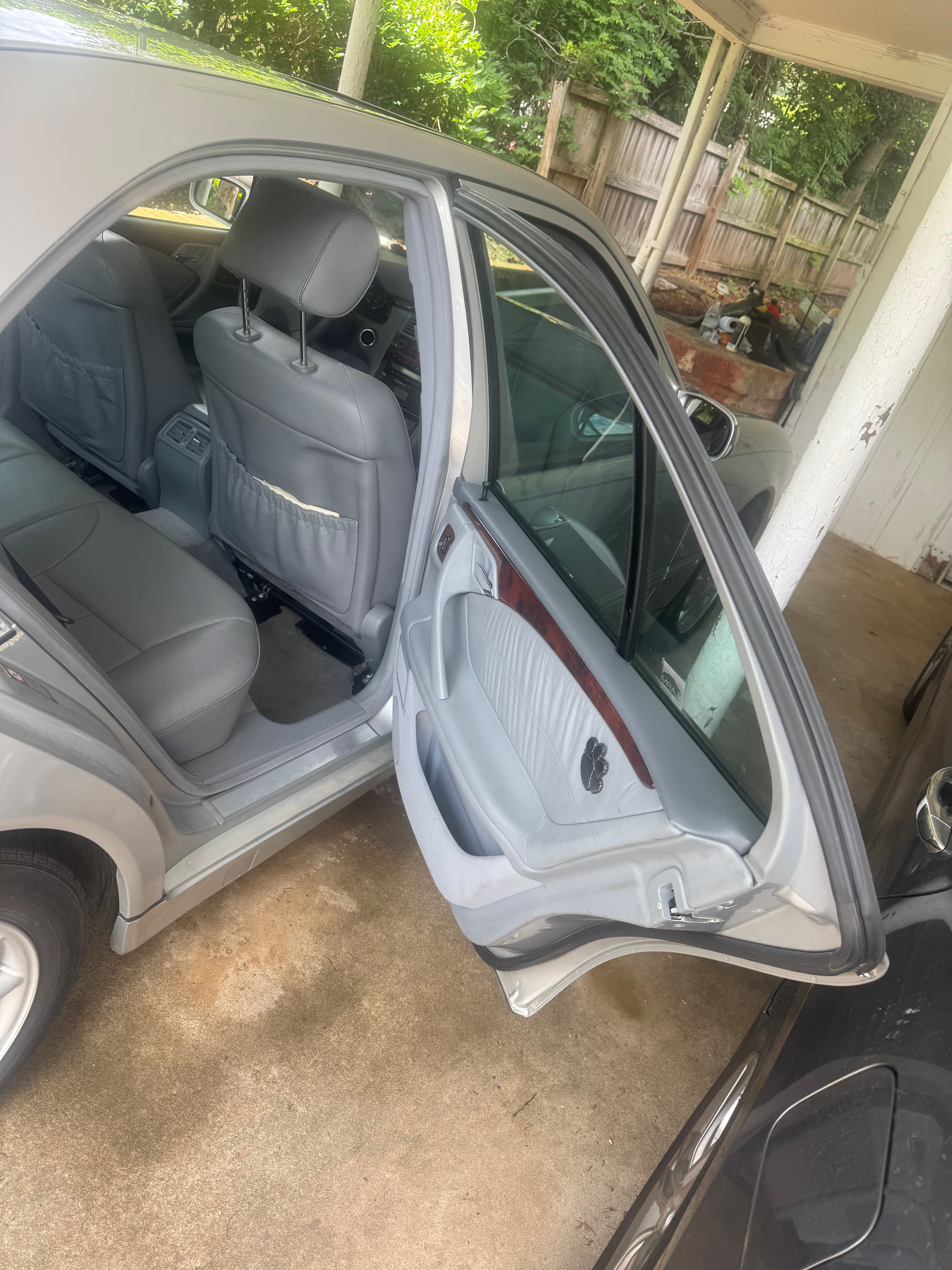 Used 2001 Mercedes-Benz E 320 Sedan image 10