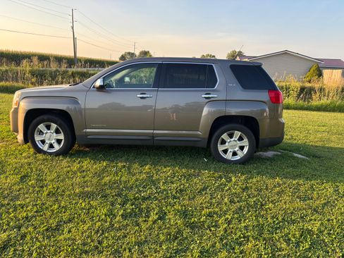 Used 2012 GMC Terrain SLE w/ LPO, Chrome Package FWD image 4
