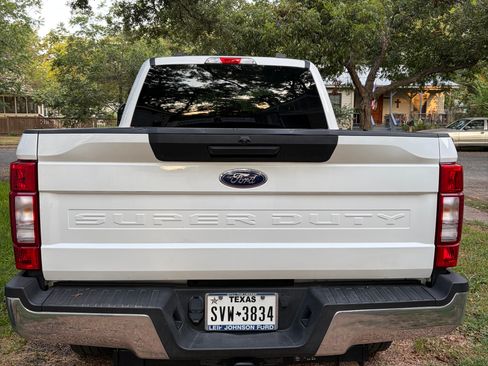 Used 2022 Ford F250 XLT w/ FX4 Off-Road Package AWD/4WD image 2