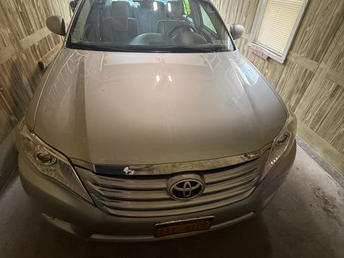 Used 2011 Toyota Avalon Limited FWD image 8