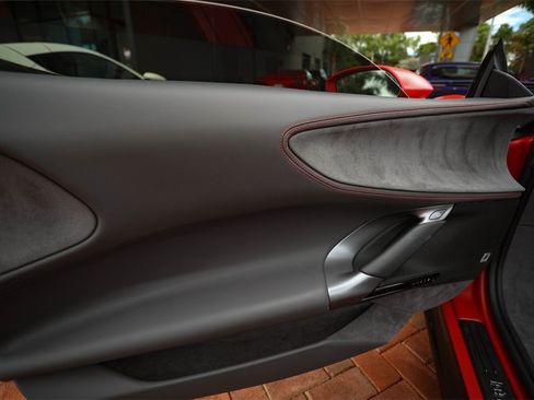 Used 2024 Ferrari SF90 Spider AWD/4WD image 10