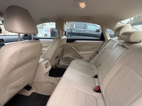 Used 2012 Volkswagen Passat 2.5 SE image 9