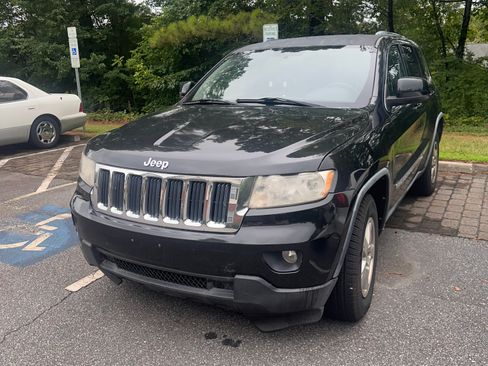 Used 2011 Jeep Grand Cherokee Laredo AWD/4WD image 1