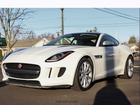 Used 2015 Jaguar F-TYPE Coupe image 11