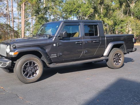 Used 2021 Jeep Gladiator Overland w/ Popular Equipment Package image 4