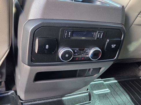 Used 2021 Ford Expedition Limited image 18