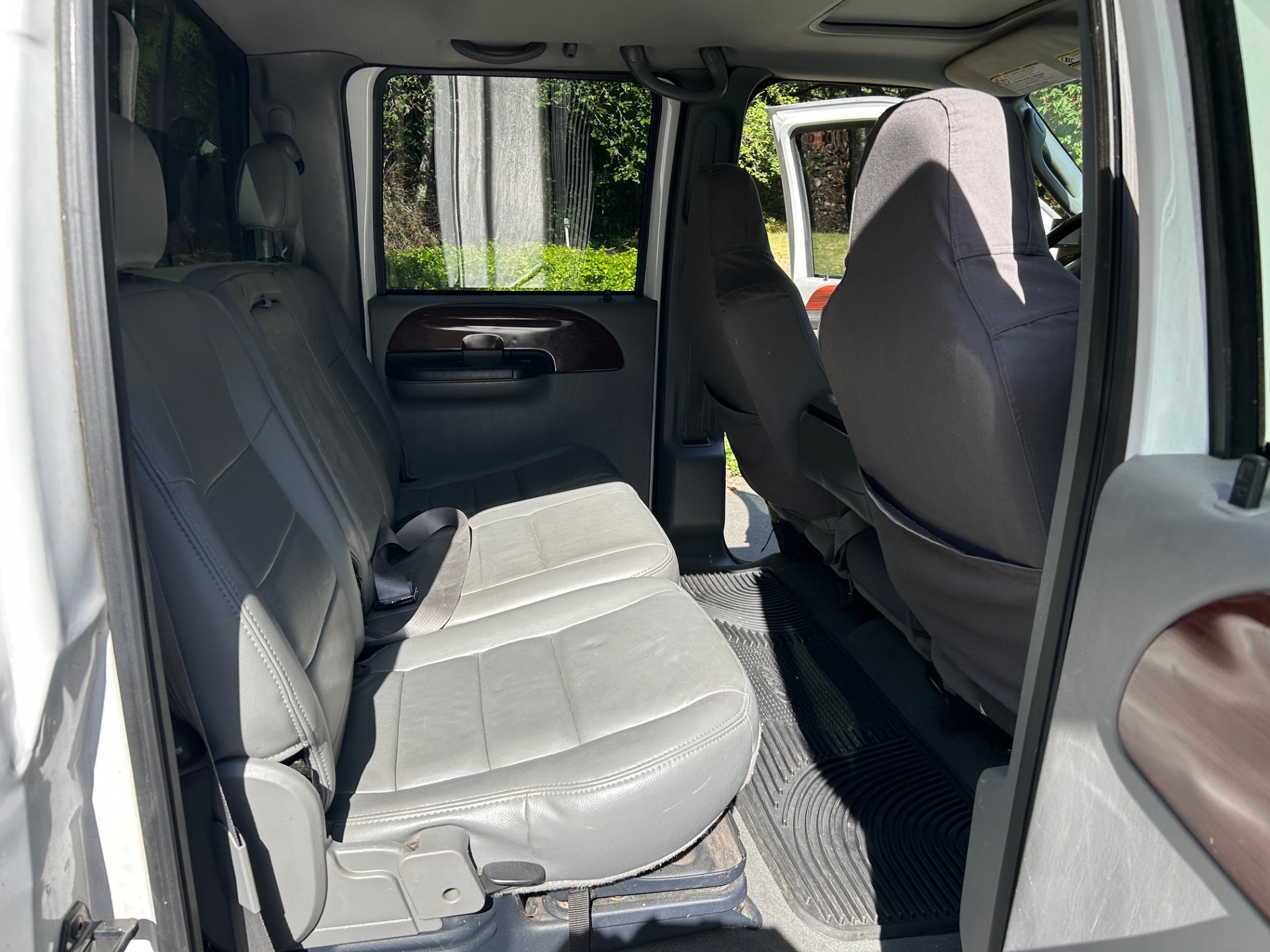 Used 2005 Ford F350 Lariat AWD/4WD image 11