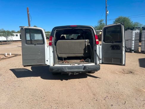 Used 2007 Chevrolet Express 3500 Extended Passenger RWD image 1