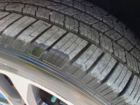 Used 2018 Jeep Grand Cherokee Overland image 14