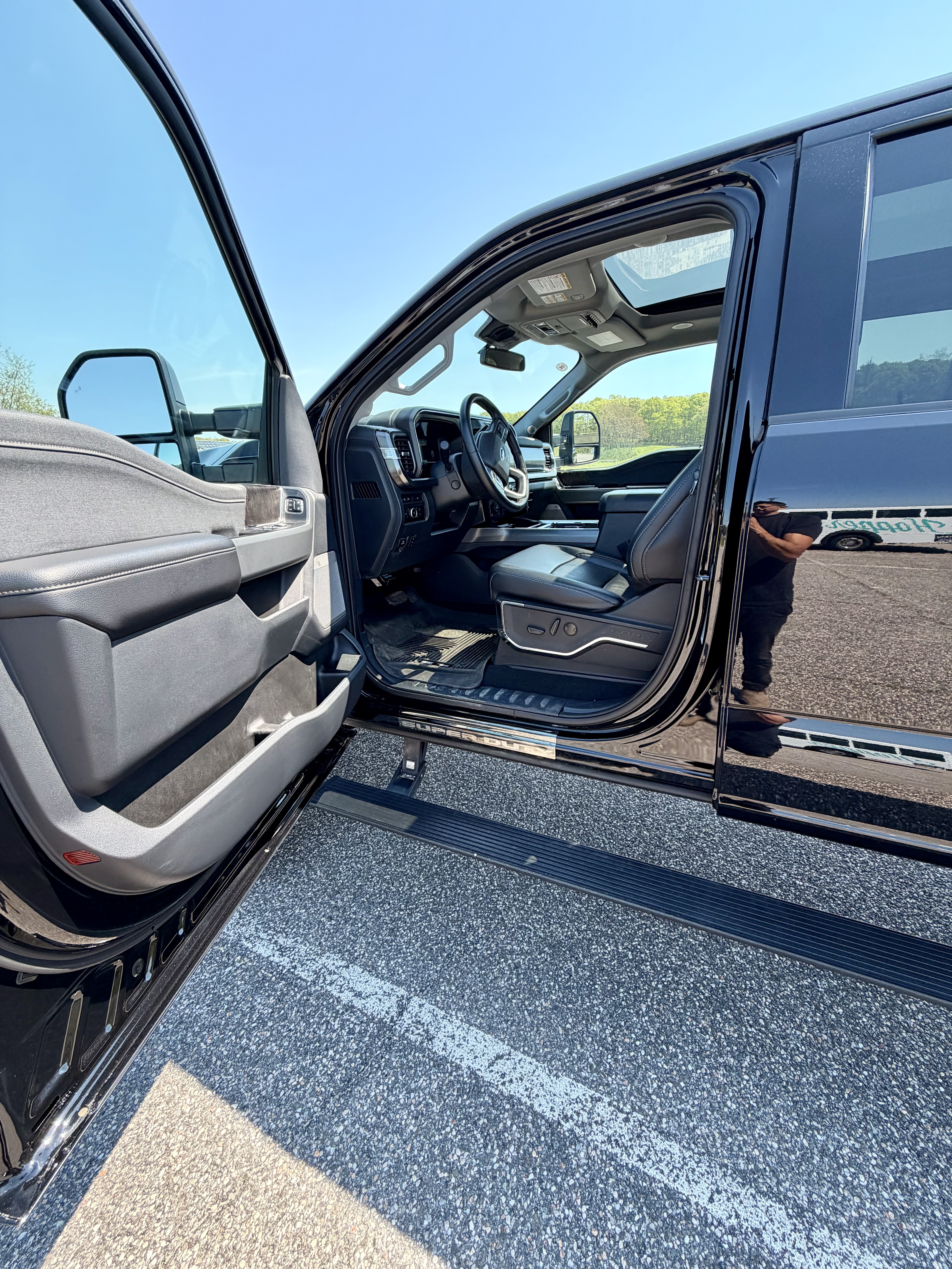 Used 2024 Ford F350 Lariat w/ Lariat Ultimate Package AWD/4WD image 15