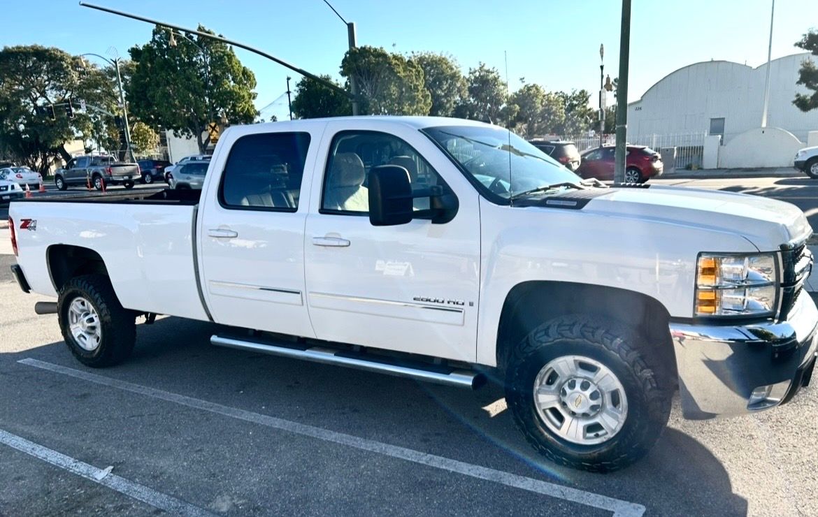 Used 2007 Chevrolet Silverado 2500 LTZ w/ Safety Package AWD/4WD image 12