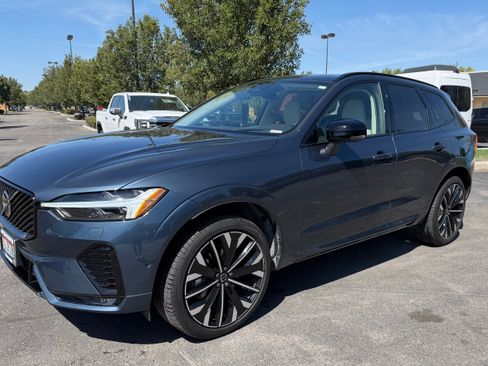 Used 2026 Volvo XC60 B5 Ultra w/ Protection Package Premier AWD/4WD image 2