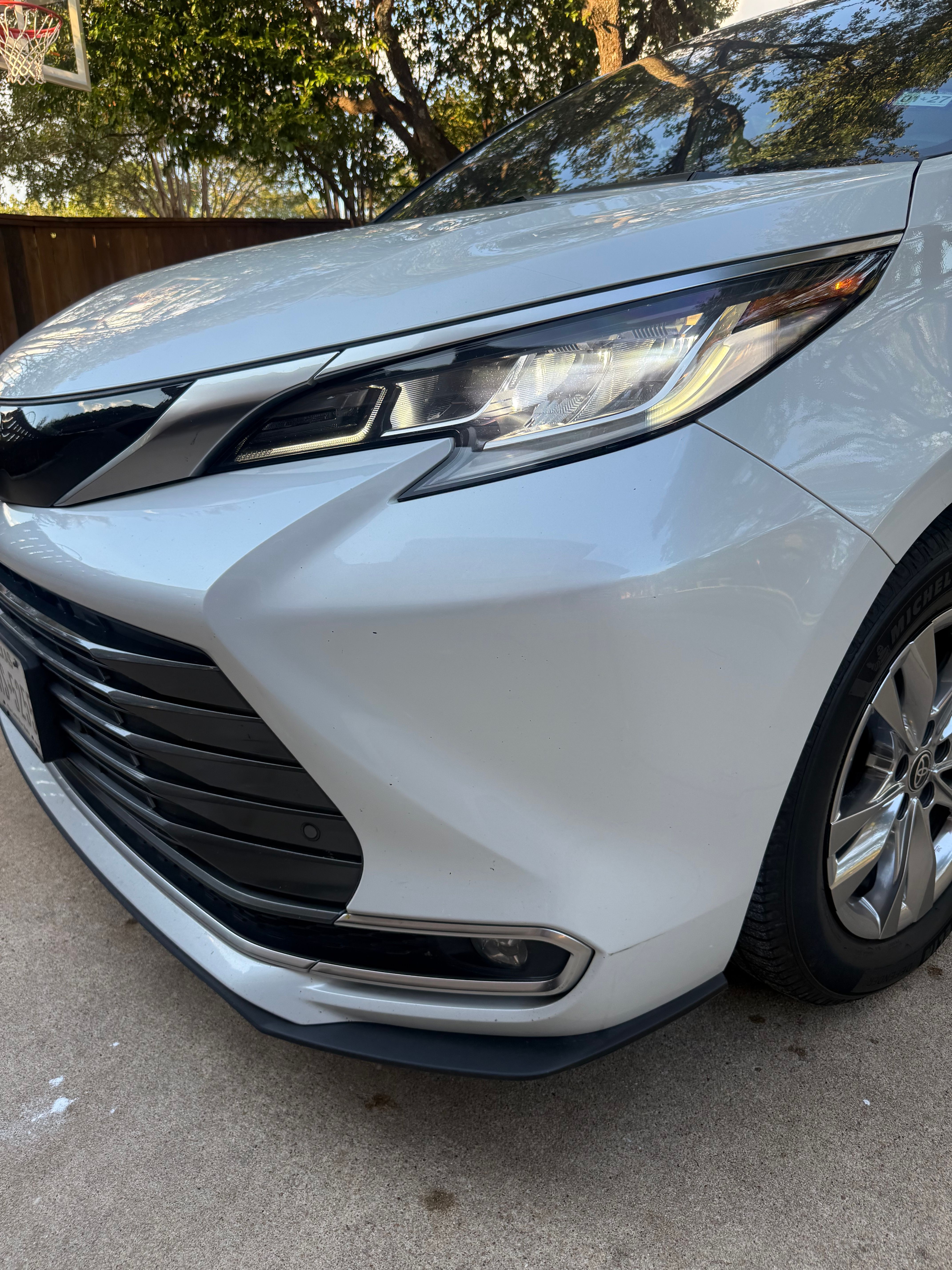 Used 2022 Toyota Sienna Limited AWD/4WD image 2